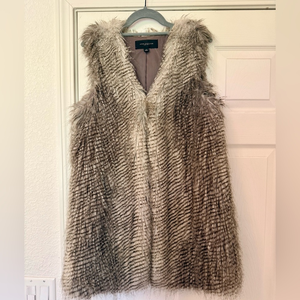 Ann Taylor Fabulous Faux Fur Vest